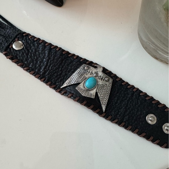 Idyllwind Women's Thunderbird Leather Cuff Bracelet - Picture 6 of 9